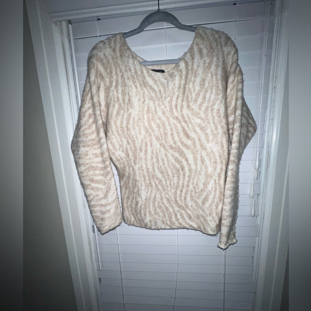 Crème Zebra Sweater